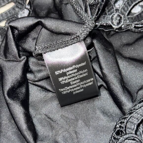 Black Sheer Lace Sleeveless Blouse with Keyhole Back (Size Small) - Picture 8 of 8